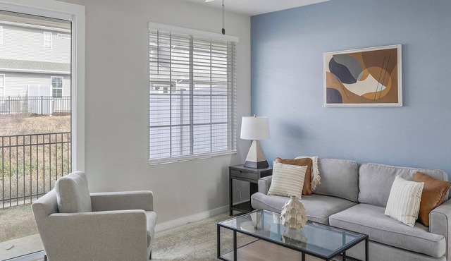 Landing | Chic 2BD, Gym, Pool