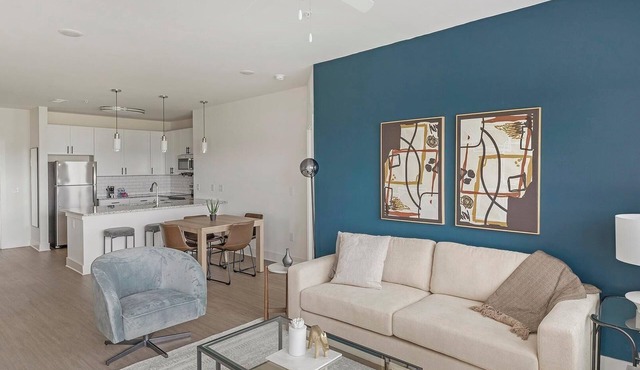 Landing | Chic 2BD, Gym, Pool