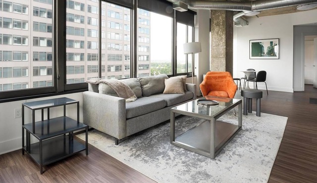 Landing | Chic 2BD, Gym, Game Room