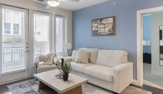 Landing | Chic 2BD in Bricktown