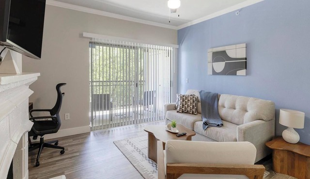 Landing | Chic 2BD in Cityview