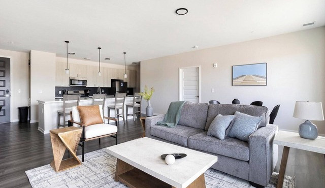 Landing | Chic 2BD, Pool, Gym