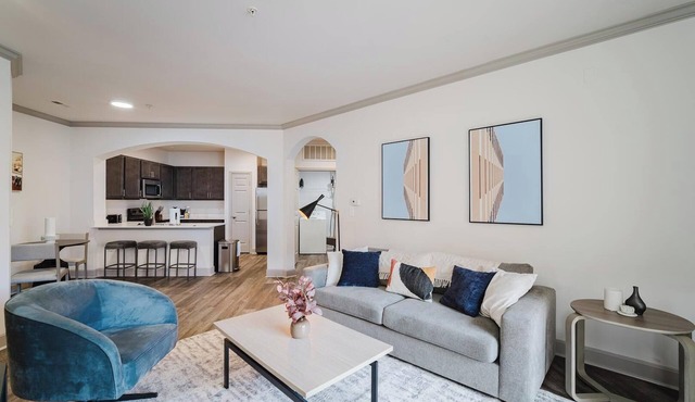 Landing | Chic 2BD, Pool, Gym