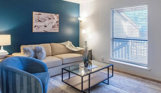 Landing | Chic 2BD, Pool, Clubhouse