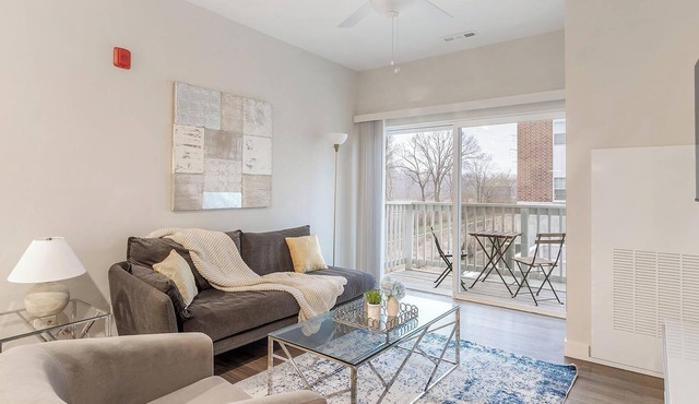 Landing | Chic 2BD, Pool, Gym