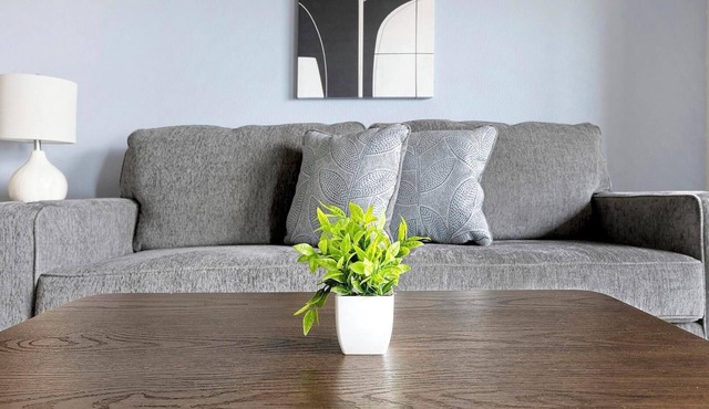 Landing | Chic 2BD, Clubhouse