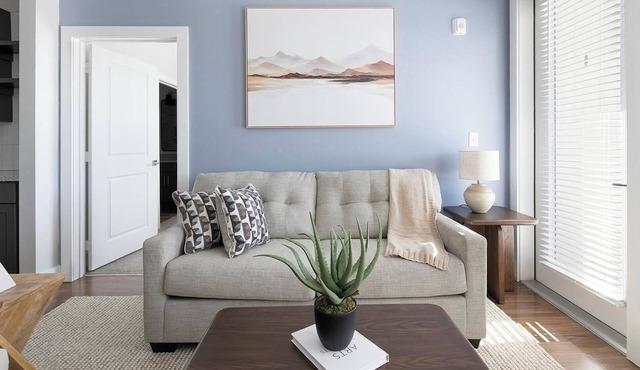 Landing | Chic 2BD, Yoga Studio, Clubhouse