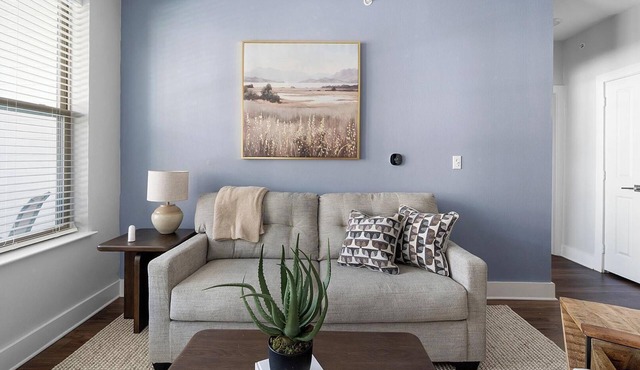 Landing | Chic 2BD, Yoga Studio, Pool