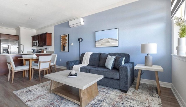 Landing | Chic 2BD, Yoga Studio, Clubhouse