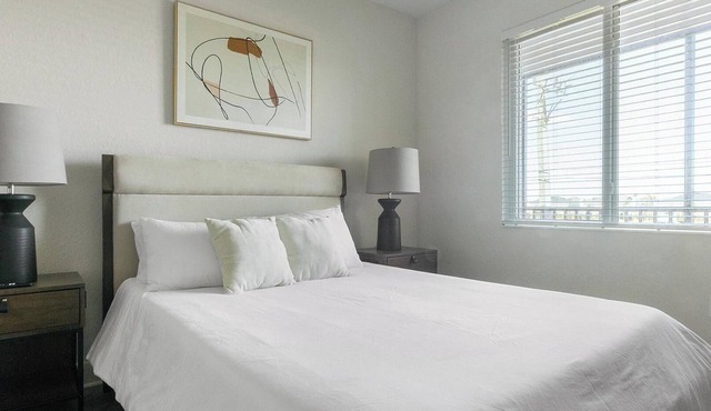 Landing | Chic 2BD, Yoga Studio, Clubhouse
