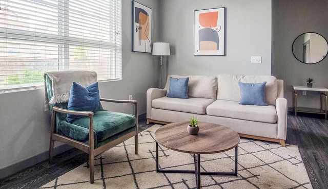 Landing | Chic 4BD, Clubhouse, Pool