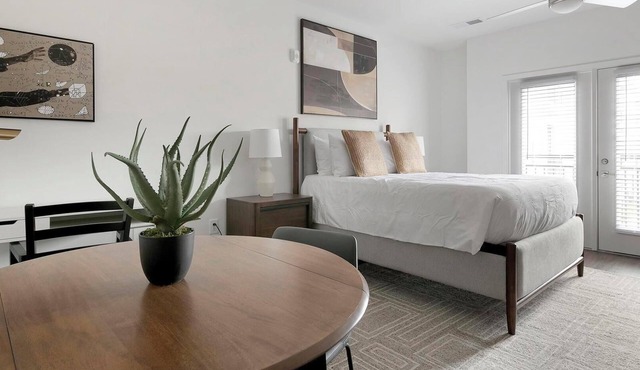 Landing | Chic Studio, Gym, Clubhouse