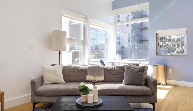 Landing | Chic Studio, Rooftop Lounge, Clubhouse
