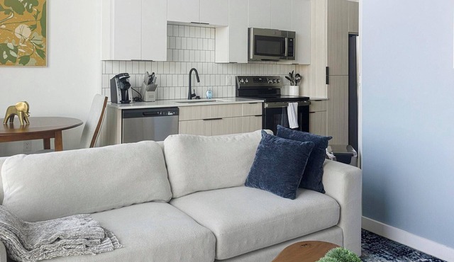 Landing | Chic Studio, Game Room, Courtyard