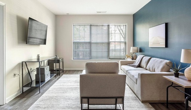 Landing | Incredible 2BD, Clubhouse, Pool