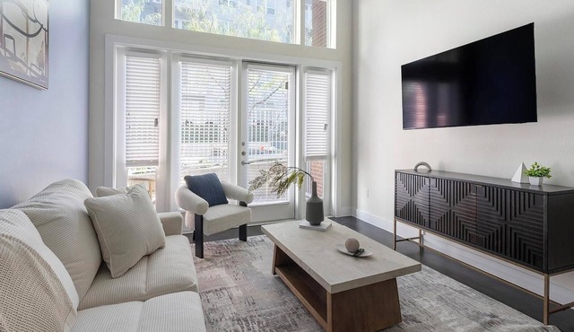 Landing | Incredible 1BD in Bricktown