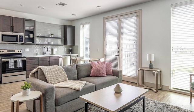 Landing | Incredible 1BD, Gym, Clubhouse