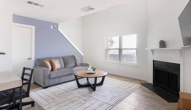 Landing | Incredible 1BD, Pool, Tennis Court