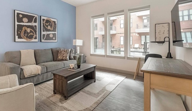Landing | Incredible 1BD, Rooftop Lounge, Gym