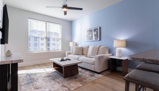 Landing | Incredible 1BD, Gym, Clubhouse