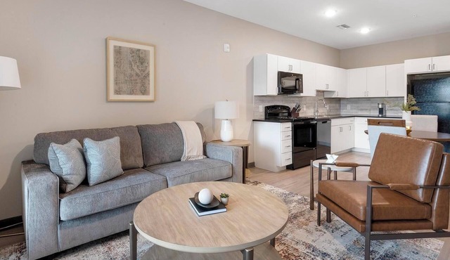 Landing | Incredible 1BD, Rooftop Lounge, Gym