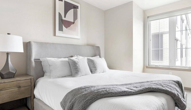 Landing | Incredible 1BD, Gym, Rooftop Lounge