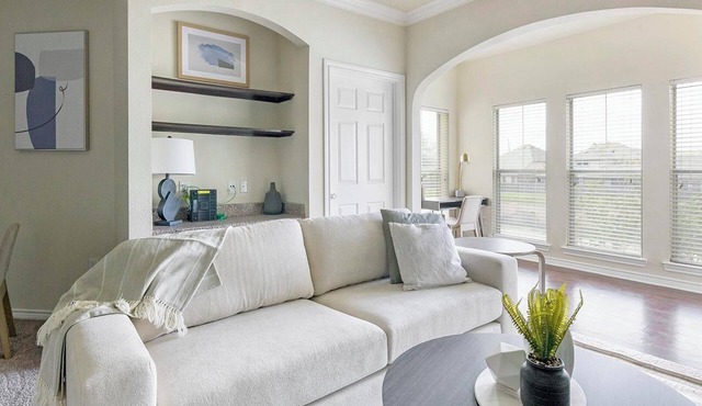 Landing | Incredible 1BD, Gym, Pool