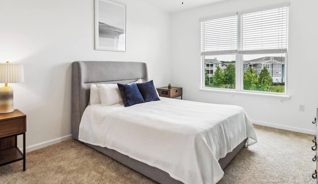 Landing | Incredible 1BD, Pool, Gym