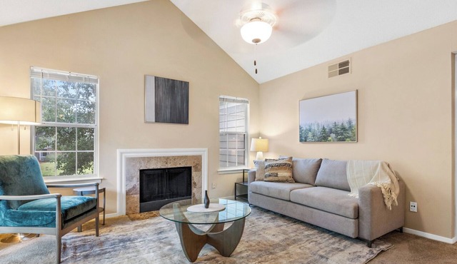 Landing | Incredible 2BD, Tennis Court, Gym