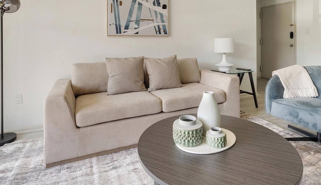 Landing | Incredible 2BD, Pool, Gym