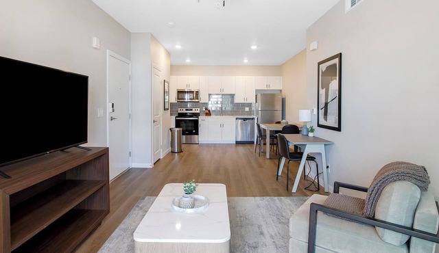 Landing | Incredible 2BD, Pool, Rooftop Lounge