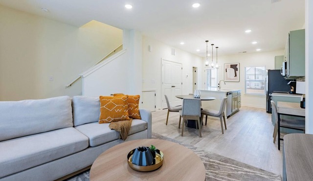 Landing | Incredible 2BD, Clubhouse, Gym