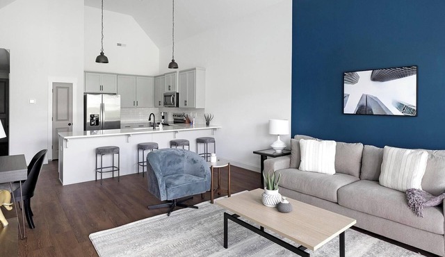 Landing | Incredible 2BD, Gym, Clubhouse