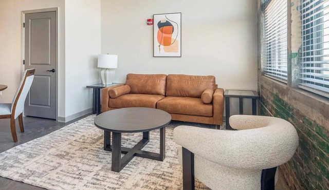 Landing | Incredible 2BD in Uptown
