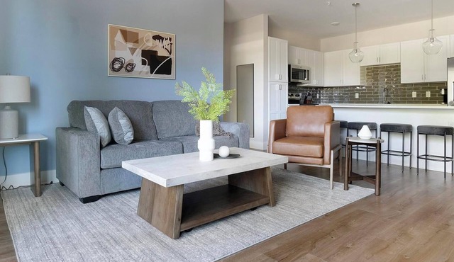 Landing | Incredible 2BD, Pool, Gym