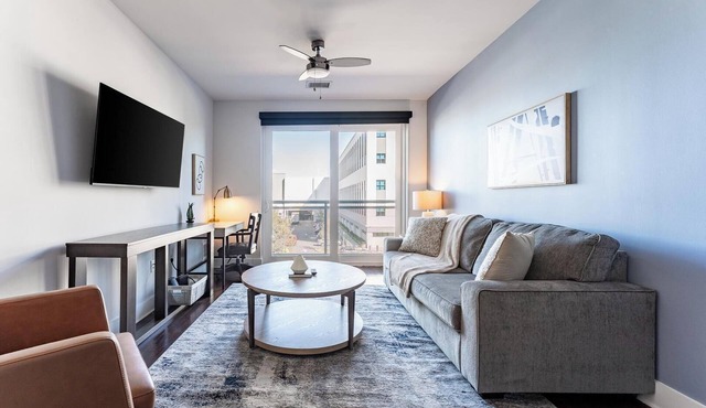 Landing | Incredible 2BD, Gym, Rooftop Lounge