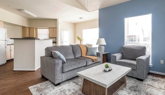 Landing | Incredible 2BD, Pool, Gym