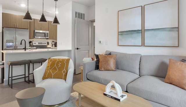 Landing | Incredible 2BD, Clubhouse, Pool