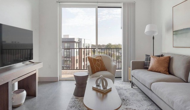 Landing | Incredible 2BD, Pool, Gym