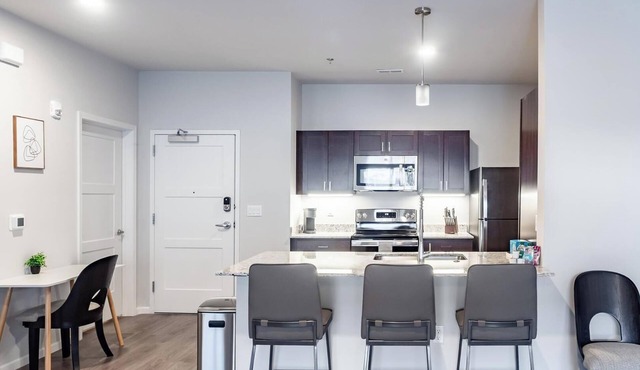 Landing | Incredible 2BD, Gym, Pool