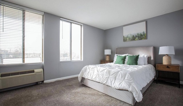 Landing | Incredible Studio, Pool, Game Room