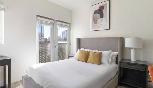 Landing | Incredible Studio, Courtyard, Gym
