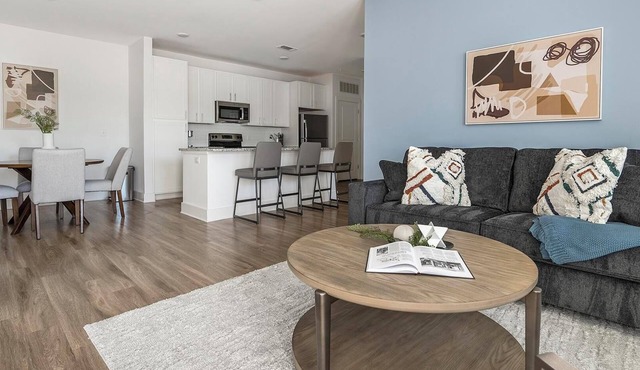 Landing | Incredible 2BD, Gym, Pool