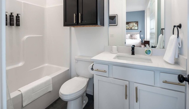 Landing | Incredible 3BD in Lee's Summit