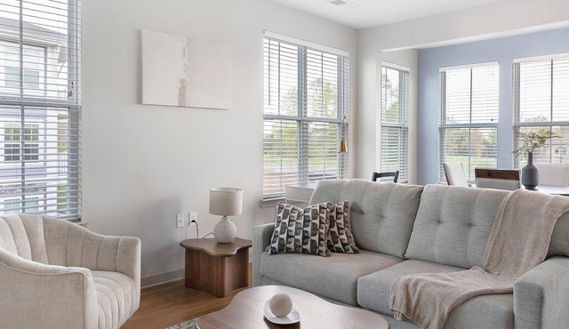 Landing | Incredible 2BD, Gym, Clubhouse