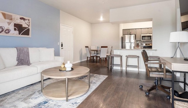 Landing | Incredible 1BD, Gym, Pool
