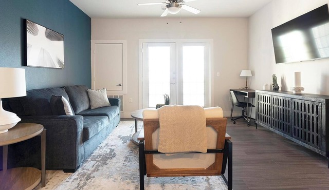 Landing | Incredible 1BD, Gym, Pool