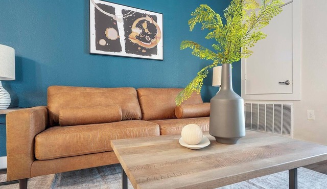 Landing | Incredible 1BD, Gym, Clubhouse