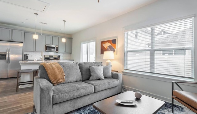 Landing | Modern 1BD, Clubhouse, Pool