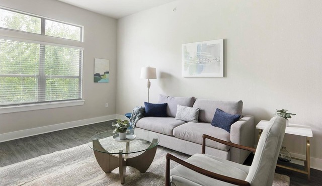 Landing | Modern 1BD, Clubhouse, Pool